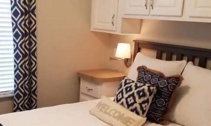 Kissimmee Cottage | Entire Cottage close to Disney, Universal, Airport