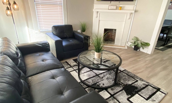 Greenville House | Entire Cozy Home Near ECU & Vidant Medical Hospital!