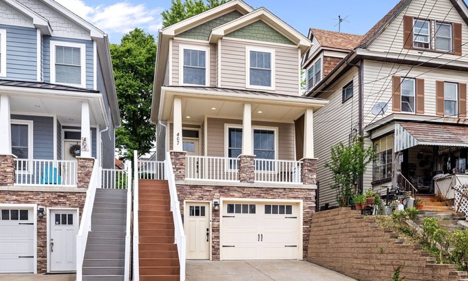 Mount Washington House | Entire Designer New Home in Pittsburgh, PA 3/3.5