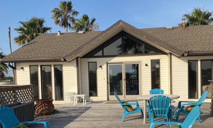 Galveston House | Entire floor of water front home