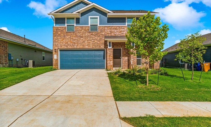 Del Valle House | Entire home, 4 Bedrooms Near Airport & COTA