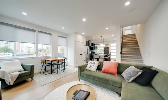Fairmount Park House | Entire Home in West Seattle Junction!