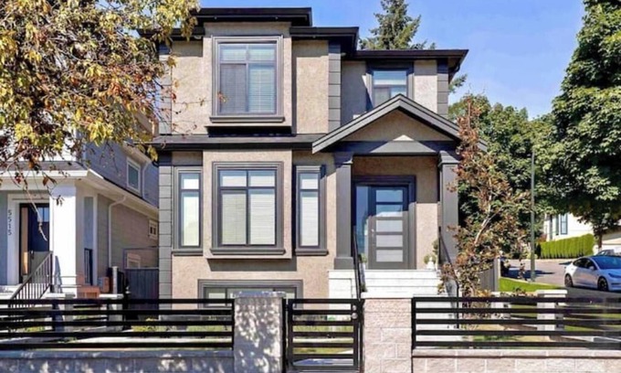 Knight House | Entire House in Vancouver /Short Term Stays Alllowed