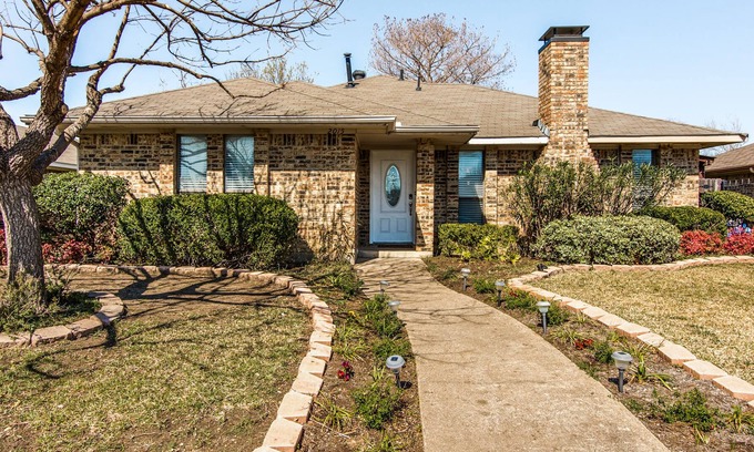 Northeast Carrollton House | Entire house. Updated and peaceful near Frisco, Plano, Dallas and The Colony.
