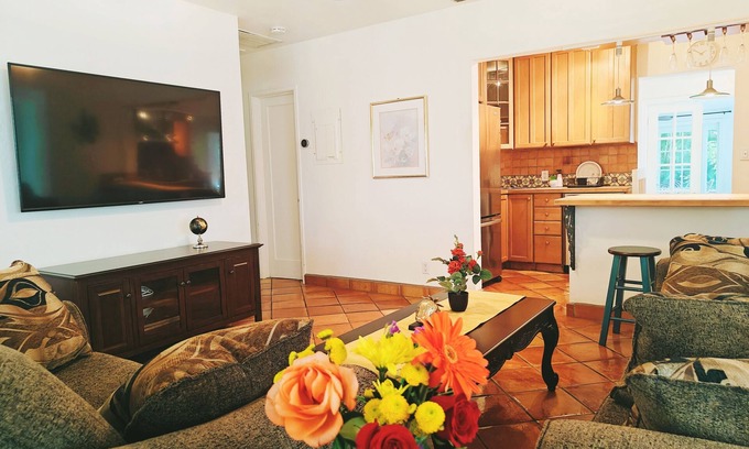 Central Fort Lauderdale House | Entire house with backyard in heart of downtown Fort Lauderdale