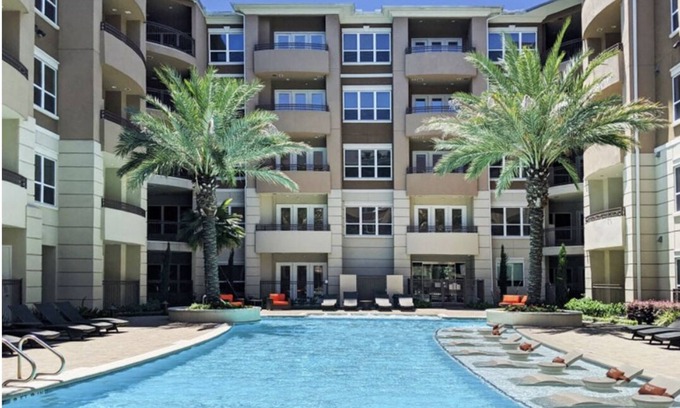 Woodlake - Briar Meadow Apartment | Entire Luxury 1 Bedroom Apartment near Galleria