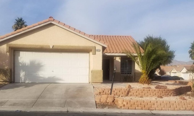 North Las Vegas House | Entire Place House 20 min from LV Blvd