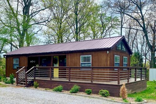 Marion House | Entire Three Cabins Property Perfect for Big Groups in Marion, Illinois