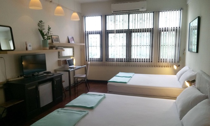 Chan Kasem House | Entire townhouse for 10 in Chatuchak area near Lat Phrao Subway Station