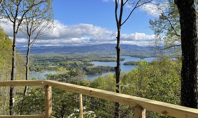 Hiawassee House | Epic Mountain Views/Spa with a view