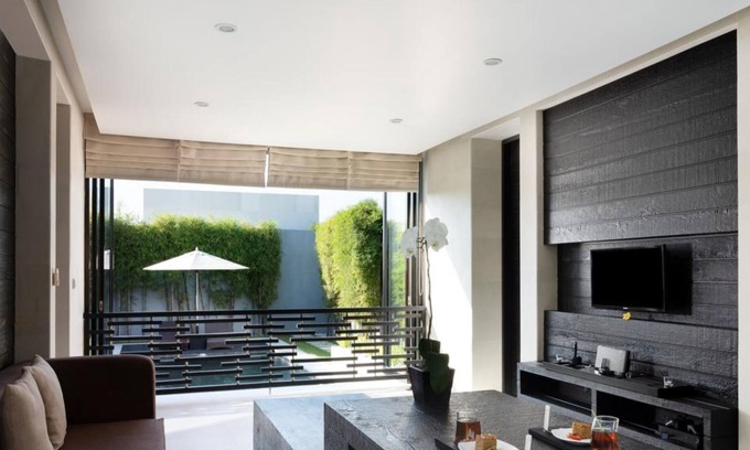 Laksmana House | EQLt1 Bedroom Signature Villa - Breakfast