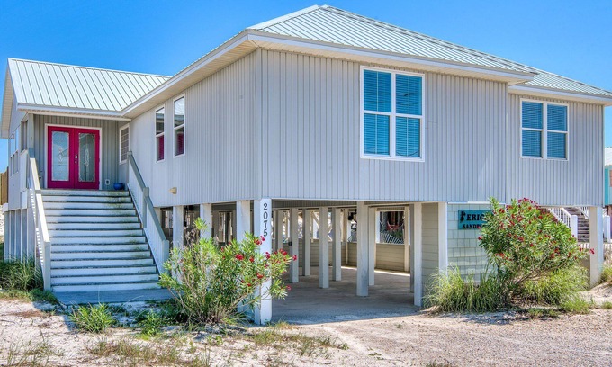 Gulf Shores House | Erica's Sandpiper. 8BR Beachfront. Heatable Pool. Single story!