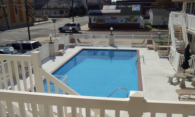 Cape May - Wildwood Condo | Erin Shores 1BDRM, 2 POOLS 1 HEATED, 2 BLOCKS TO BOARDWALK central air/wifi/catv