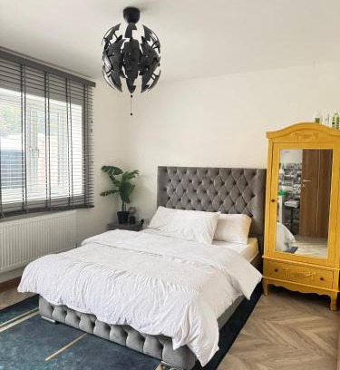 North End Apartment | Erith cosy retreat