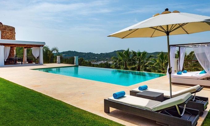 Sant Carles de Peralta Villa | LLOSAS DE DALT (CAN) Villa. Ibiza. Spectacular house near Las Dalias street market