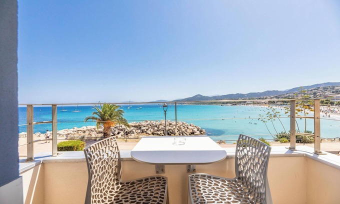 L'Ile-Rousse Hotel | Escale Côté Sud