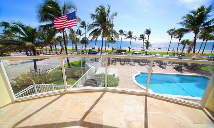 Deerfield Beach Condo | ESCAPE the cold.Gorgeous OCEANFRONT Getaway