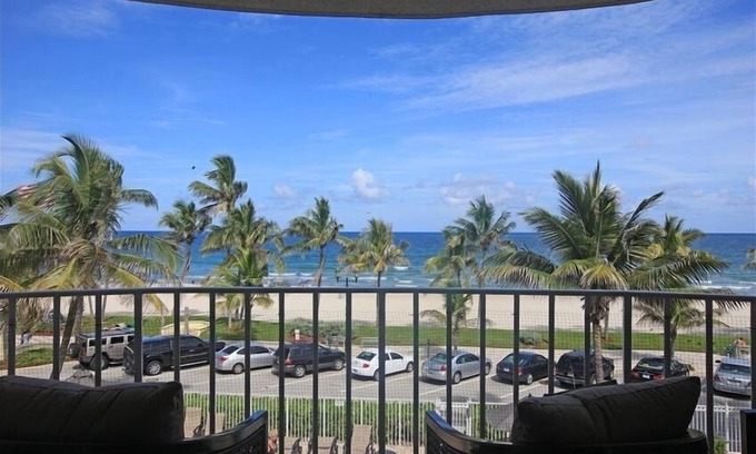 Deerfield Beach Condo | ESCAPE the cold.Gorgeous OCEANFRONT Getaway
