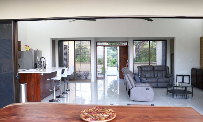Coco Villa | Escape to Serenity: Stunning Ocean View Retreat - All Inclusive Available