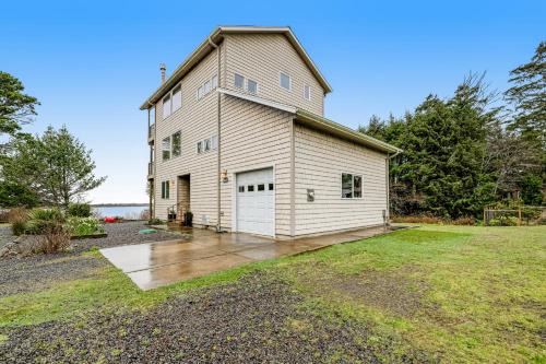 Cape Meares House | Escape to the Cape