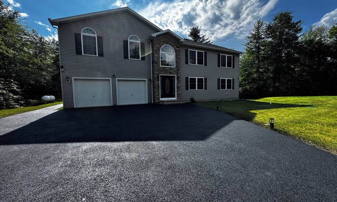 Long Pond House | Escape to the Mountains — At the Cozy Retreat in Long Pond