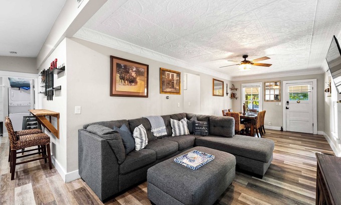 Julian House | Escape to this Mini Resort | Sleeps 17 + Hot Tub