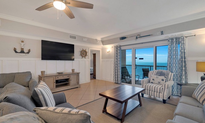 Orange Beach Condo | ESCAPES1700sqft/updated/beachfront/Sleeps8 FREE BEACH SERVICE for 2-Mar-Oct
