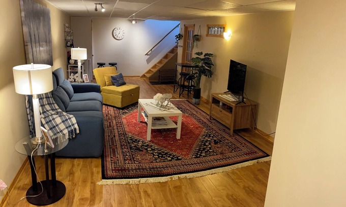 Dundas Apartment | Escarpment Dwelling!