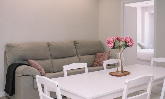 Santiago de Vigo Apartment | Espectacular moderno en el centro by CABANA Rentals