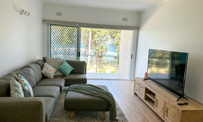 Cronulla Apartment | Esplanade Bliss