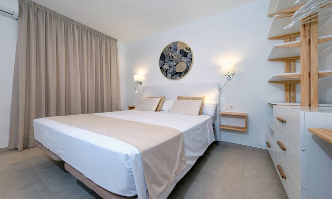 Puerto del Carmen Ski Chalet | Essence del Carmen Beach-air-con