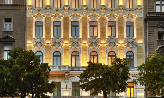 Csarnok negyed Hotel | EST Grand Hotel Savoy