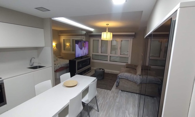 La Coruna Apartment | Estudio al Lado de Calle Real