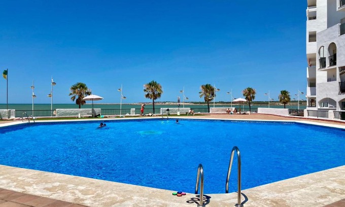 Valdelagrana Apartment | ESTUDIO BLEGAMAR TERRAZA - Playa, WiFi y Aparcamiento