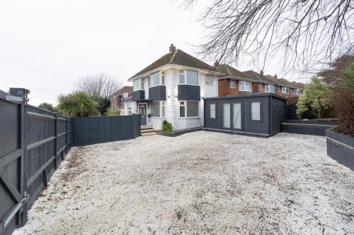 Southampton House | Estwood - Gated House