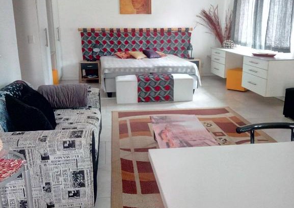 Fontainebleau House | Eva's Flat/Apartment