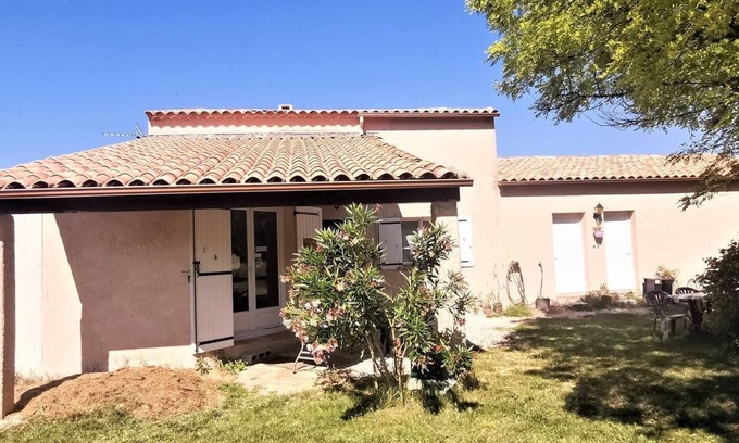 Saint-Cannat Villa | Évasion Provençale: bright house with swimming pool and large garden!