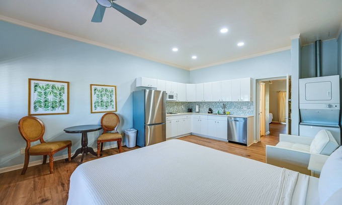 Naples Condo | Everglades Condo 15 Mi to Nat'l Park: Boat & Swim!
