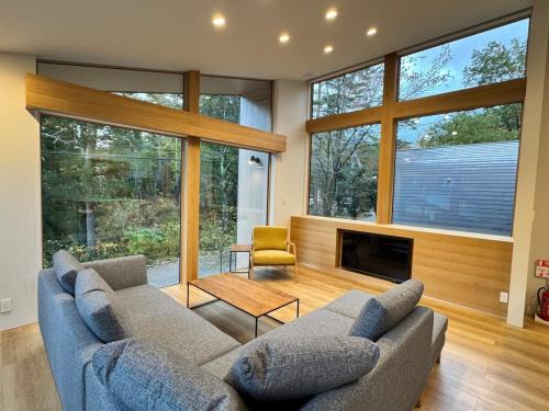Hokujo Villa | Everglow - Modern Home, 5 min to Echoland