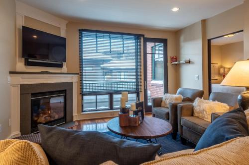 Ketchum House | Evergreen Condo 26