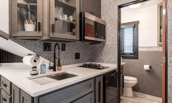 Indianapolis Apartment | Evergreen Studio -1bedroom 1 bath