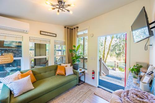 Beaver Apartment | Evermore River House