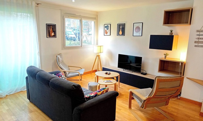Cholet Apartment | Excalibur: 4 Bedrooms - Puy du fou - near train station