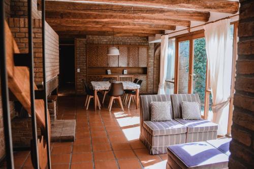 Mendoza House | Excelente ubicacion! Casa grande con parrilla