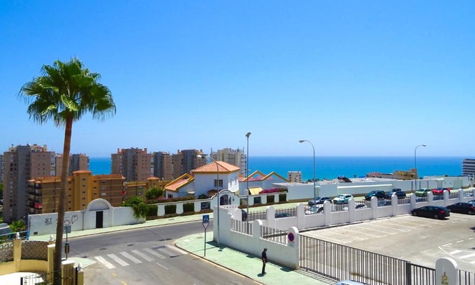 Torremolinos Apartment | Excellent CITY BREAK Centre Torremolinos with SEA VIEW