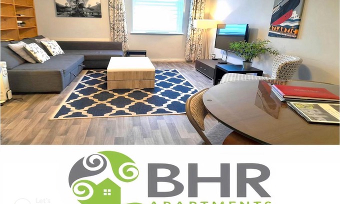 Belfast City Centre Apartment | Excellent Location - City Centre - Parking - 4 Beds -2 Bedrooms