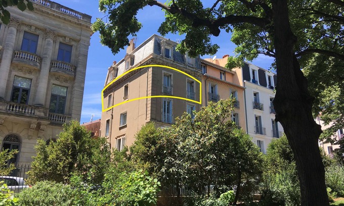 Beziers City Centre Apartment | Excellent location ideal for long term rentals - no car needed.