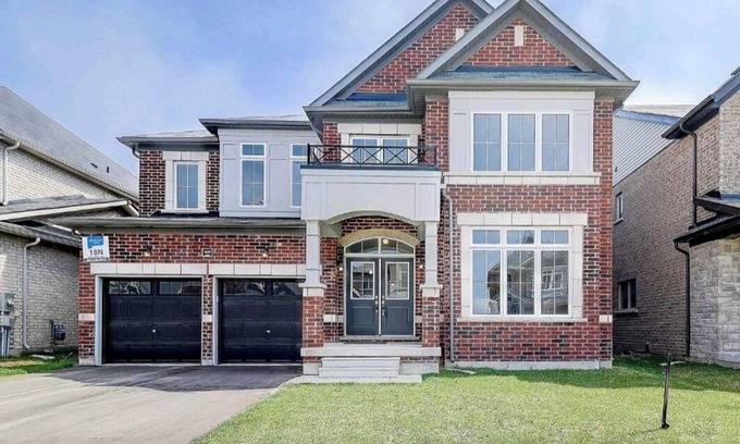 Alcona House | Exceptional Location mins to Lake Simcoe