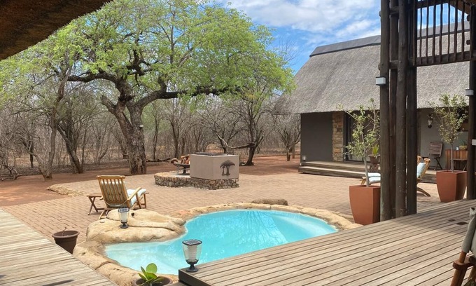 Hoedspruit Cabin | Exceptional location since located directly on the edge of the savannah.