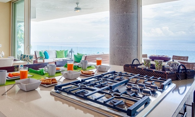 South Shore Hotel Area Condo | Exceptional Oceanfront Condo at Sierra del Mar Los Arcos